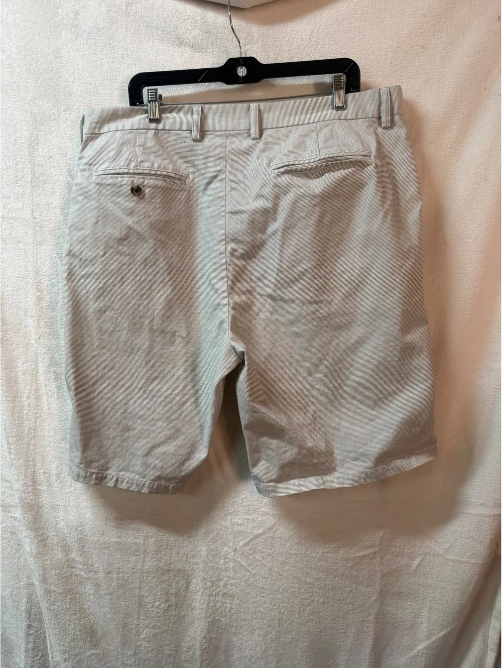 Old Navy Ultimate Slim Built-In Flex Khaki Shorts Size 40